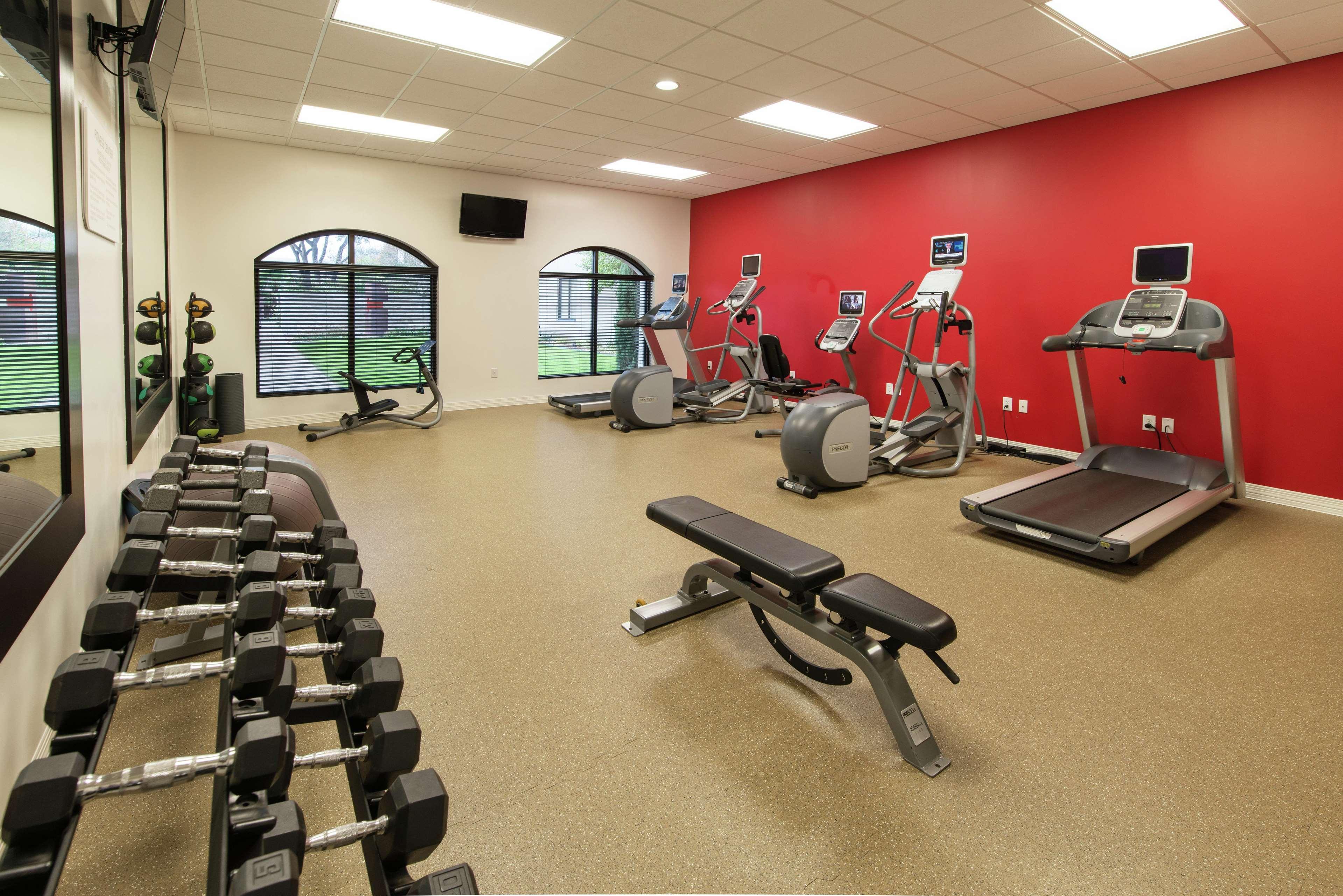 Hilton Garden Inn Las Colinas Ирвинг Экстерьер фото