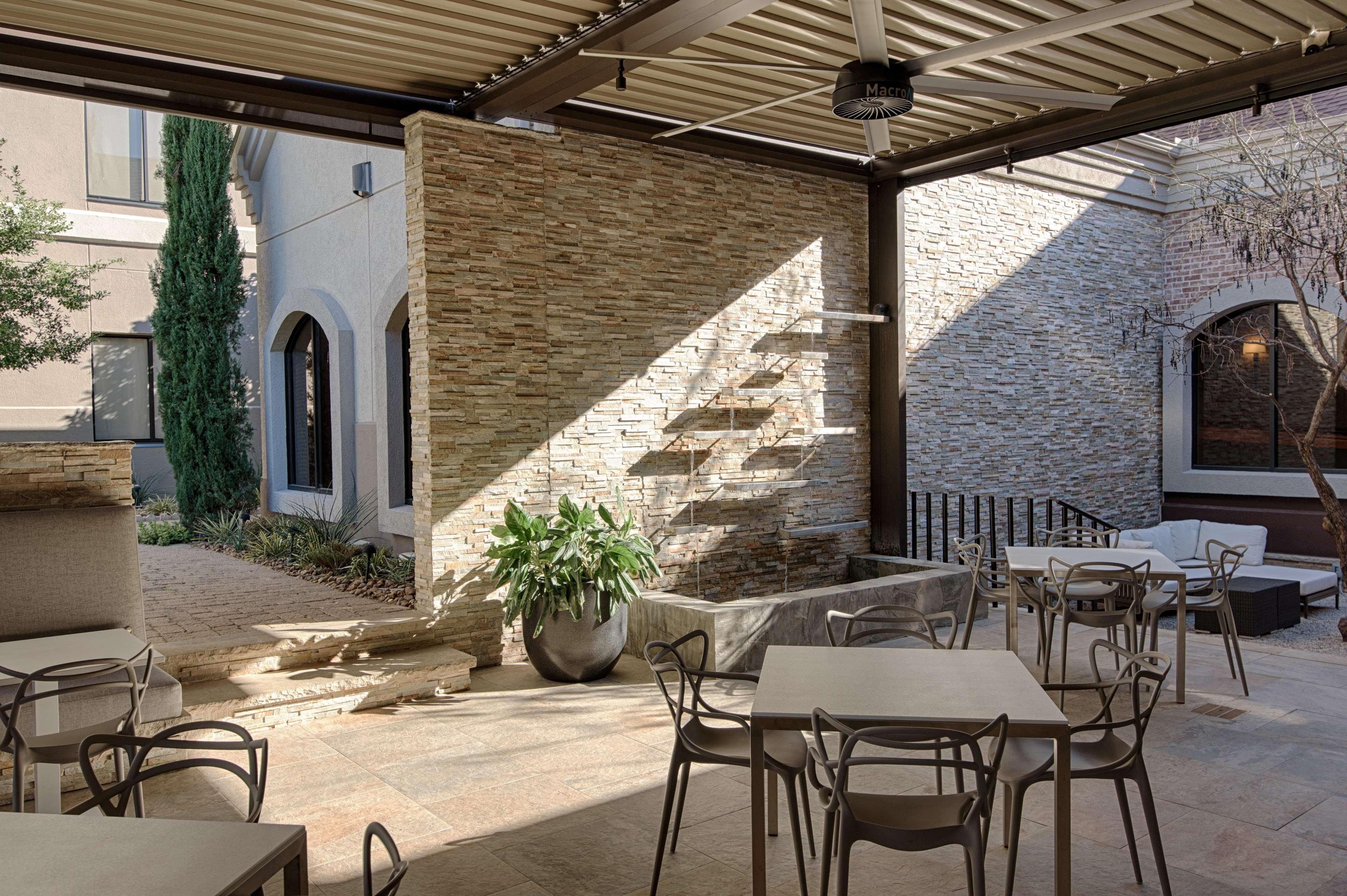 Hilton Garden Inn Las Colinas Ирвинг Экстерьер фото