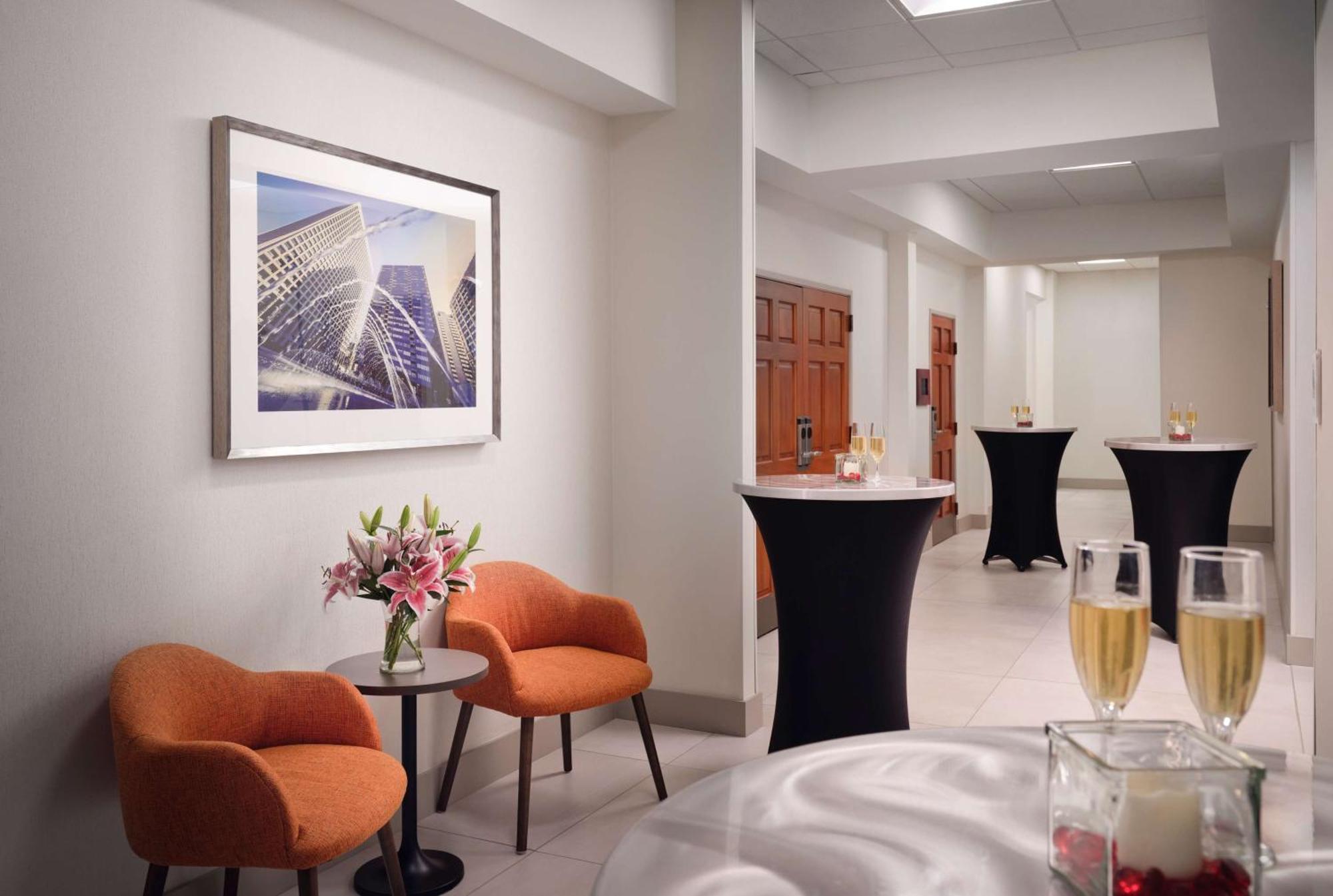 Hilton Garden Inn Las Colinas Ирвинг Экстерьер фото