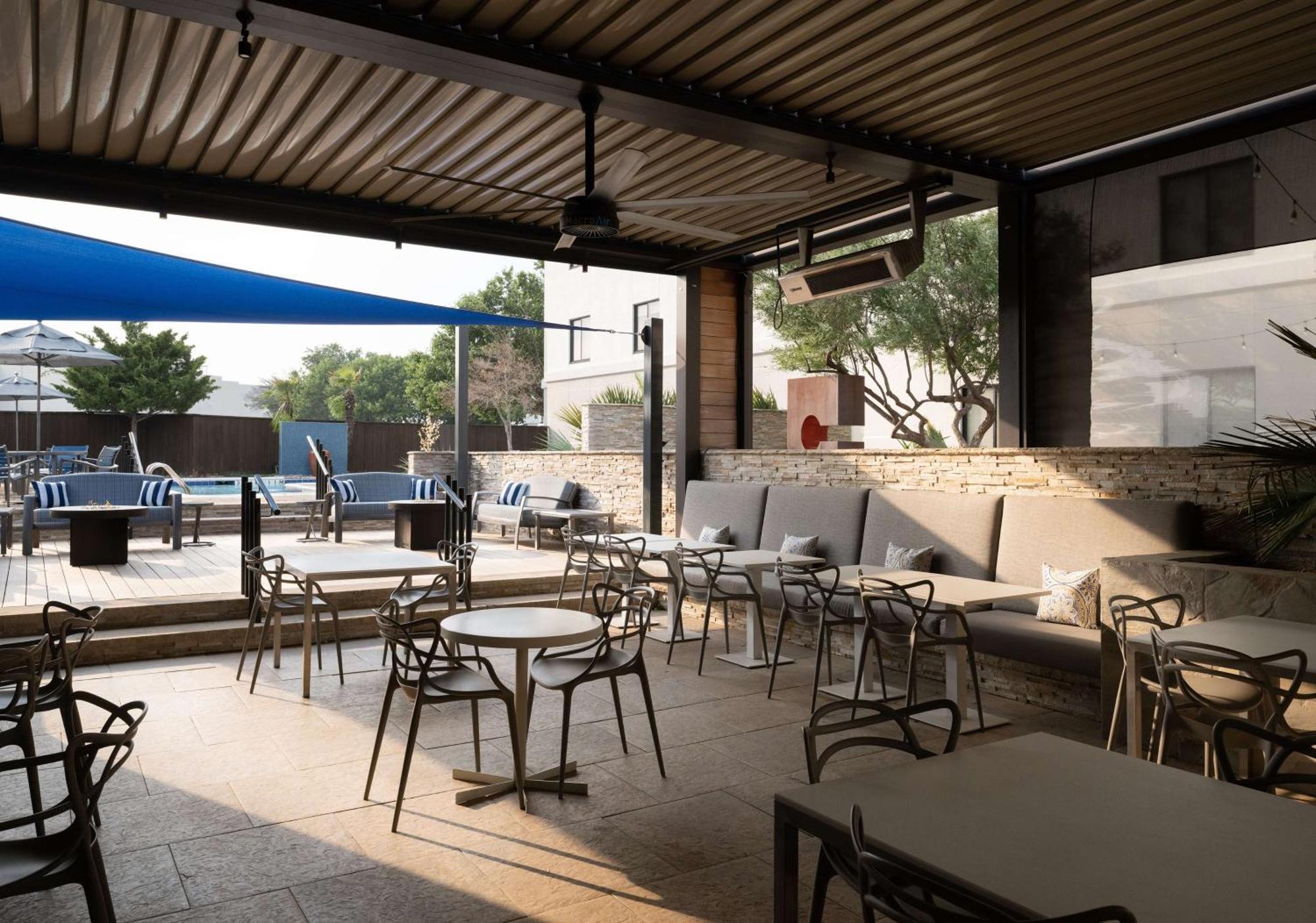 Hilton Garden Inn Las Colinas Ирвинг Экстерьер фото